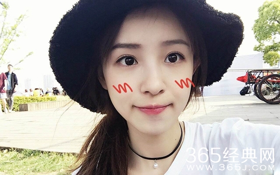 【娱情小卖部】四十九期：跳槽熊猫，签约香蕉计划，才发现斗鱼是周二珂的唯一归宿