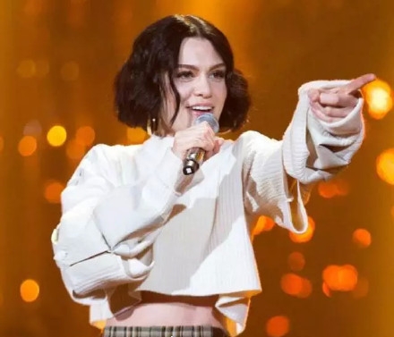 【综艺甜饼】第76期：《歌手2018》第9期连续淘汰两人，张韶涵是其中之一！