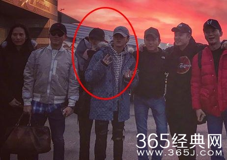 【娱情小卖部】第五十期：邓超晒跑男团合照，鹿晗关晓彤发糖，网友：鹿晗不怕坐飞机了？