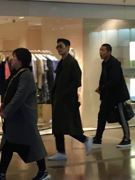 张翰机场四处兜圈，疑似迷路