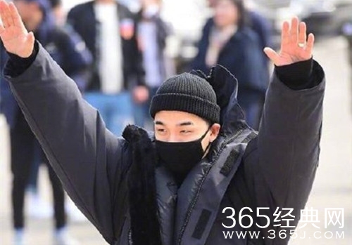 太阳入伍 妻子闵孝琳送行未见身影