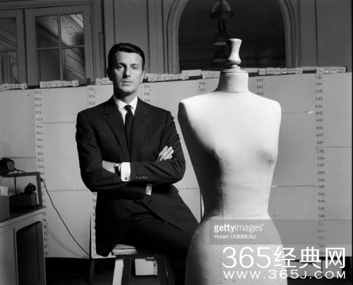 法国著名服装设计师纪梵希去世，生前作品介绍