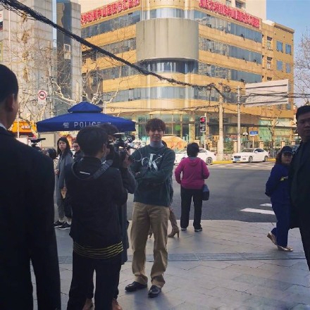 网友上海偶遇片寄凉太，人真的好帅