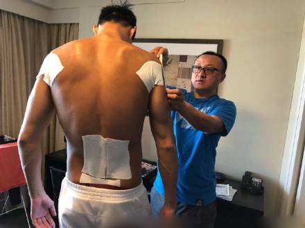 孙杨再次晒黑，被调侃成脏脏包