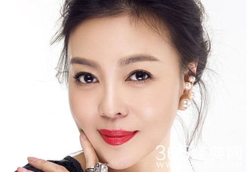 幸福巧克力钟款款是荣蓉的女儿吗