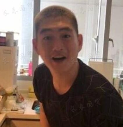 赵本山儿子近照曝光，一看就是亲生的