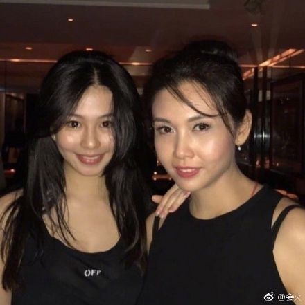 邱淑贞自曝女儿沈月压力大，拒绝出道