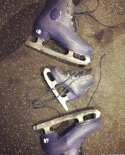 周杰伦女儿滑冰，粉丝歌词接龙调侃