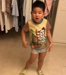 小鱼儿跳舞，可爱至极