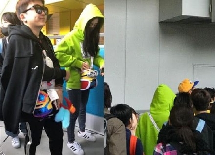 杨幂张大大同游日本，小黄人情侣包被种草