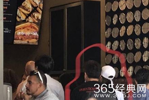 网友洛杉矶偶遇隆诗夫妇，吴奇隆小动作被赞