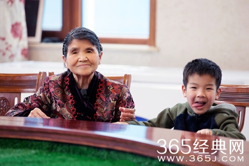 妈妈是超人第3季安迪奶奶有多宠安迪呢