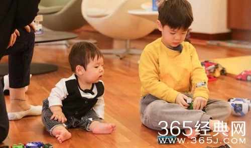 妈妈是超人第3季嗯哼撞脸胡一统是怎么回事