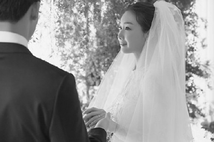 崔智友唯美婚纱照曝光，超美