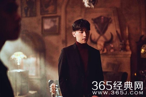 邓伦童年旧照曝光，软萌指数爆表