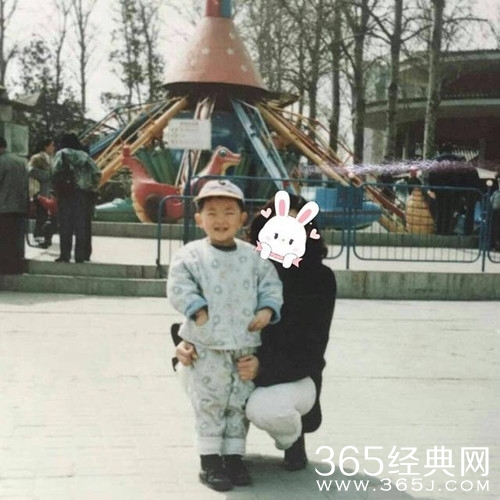 邓伦童年旧照曝光，软萌指数爆表