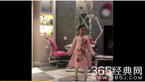 甜馨跳舞视频曝光，舞姿优美好像小仙女