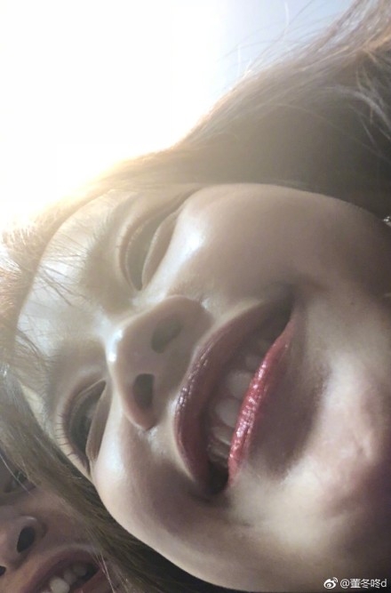 董子健晒孙怡丑照，孙怡回应：你完了