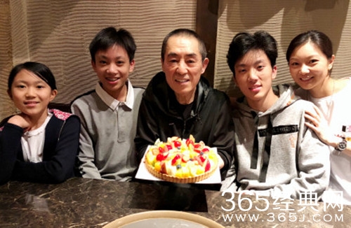 陈婷携儿女为张艺谋庆生，画面幸福温馨