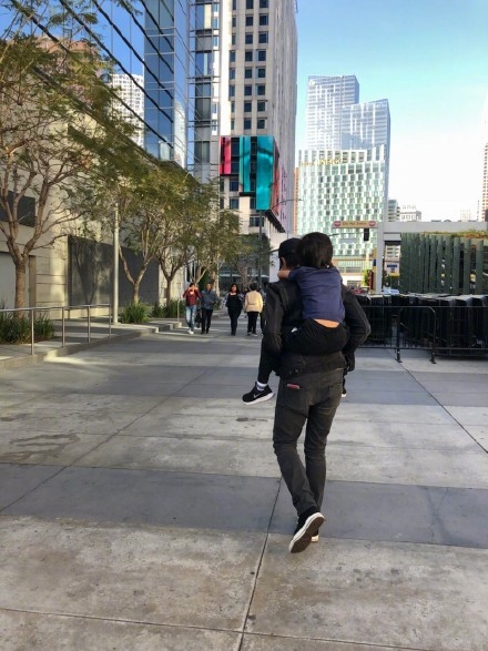 等等化身儿童版的邓超，邓超直呼怎么办？