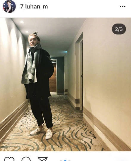 鹿晗关晓彤情侣围巾，不经意的狗粮有点甜