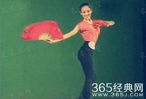 章子怡15岁舞蹈比赛旧照曝光，美貌不减