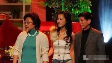 【综艺甜饼】第105期：黄圣依婆婆家境不一般，黄圣依妈妈更厉害呢！