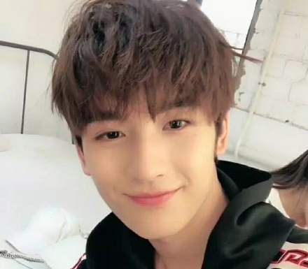 北电第二黄俊捷身份资料遭扒，原来是复读生