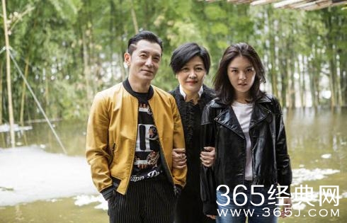 李咏新发型曝光，原来咏哥被发型师坑了十几年