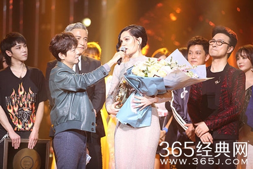 歌手2018Jessie J夺歌王，汪峰哭了