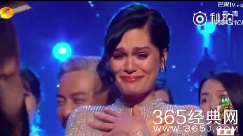 歌手2018Jessie J成为歌王 激动大哭