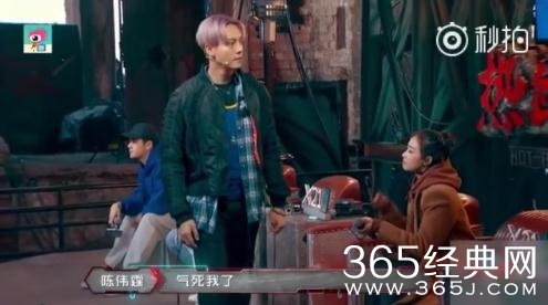 热血街舞团陈伟霆发火 选手表示很无奈