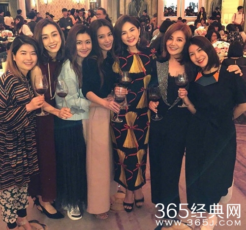 梁静茹范玮琪SHE同框，讨论声一片