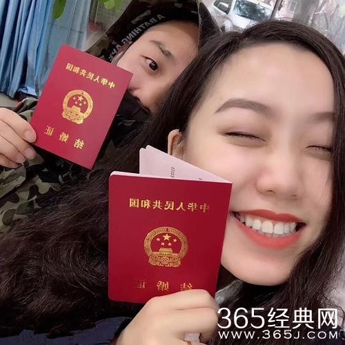 GAI与王斯然巴厘岛拍婚纱照，幸福拥吻