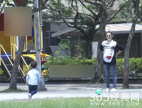 大S孕肚明显，被网友质疑不止七周