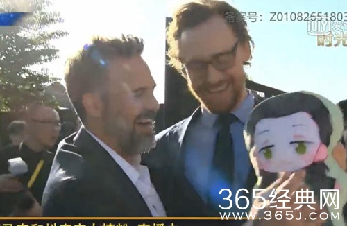 【就是个水槽】第六十五期：4月19日复联3红毯现场围观，中国粉丝道具画风清奇不走寻常路