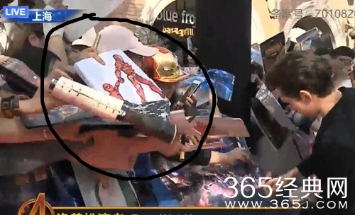 【就是个水槽】第六十五期：4月19日复联3红毯现场围观，中国粉丝道具画风清奇不走寻常路