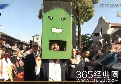 【就是个水槽】第六十五期：4月19日复联3红毯现场围观，中国粉丝道具画风清奇不走寻常路