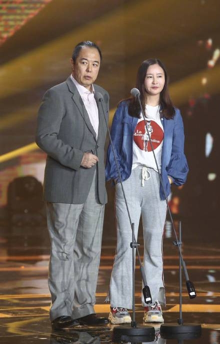 小燕子皇阿玛重聚，张铁林招呼赵薇：好久不见