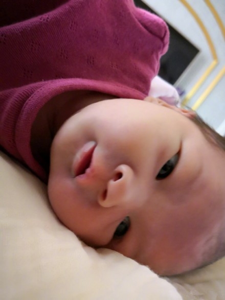 曹云金女儿正脸照曝光，网友：太像了