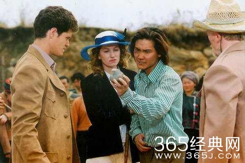 【就是个水槽】：靳东龙器即将上线！盘点那些在玉器道具上砸钱用真货的影视剧