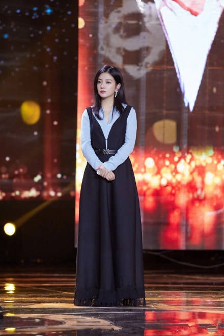 小燕子皇阿玛重聚，张铁林招呼赵薇：好久不见