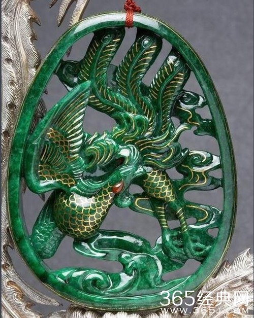 【就是个水槽】：靳东龙器即将上线！盘点那些在玉器道具上砸钱用真货的影视剧