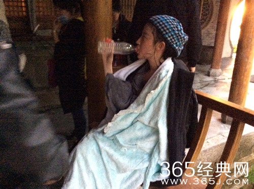 刘亦菲拍水戏浑身湿透，自嘲：画面有点搞笑