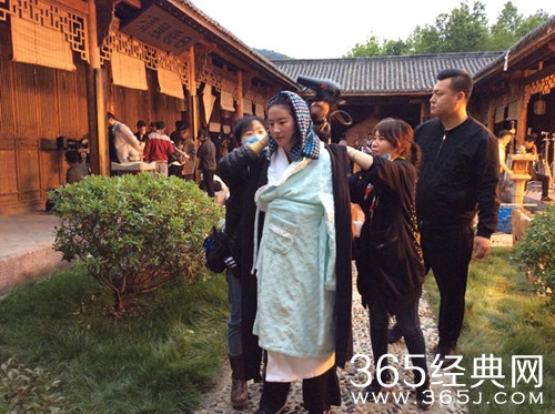 刘亦菲拍水戏浑身湿透，自嘲：画面有点搞笑