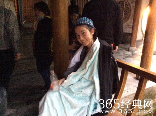 刘亦菲拍水戏浑身湿透，自嘲：画面有点搞笑