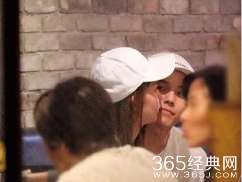 郭书瑶以纶公共场合忘情热吻，恋情曝光?