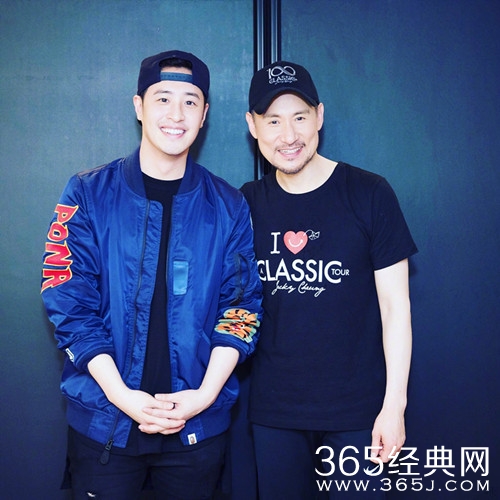 潘玮柏张学友合影，网友：偶像和偶像的偶像一样帅