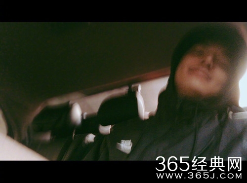 李敏镐迷之自拍，网友：还能再糊点吗?