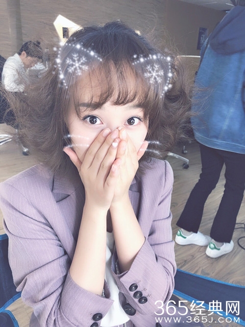 蓝盈莹爆炸头曝光，网友直呼可爱